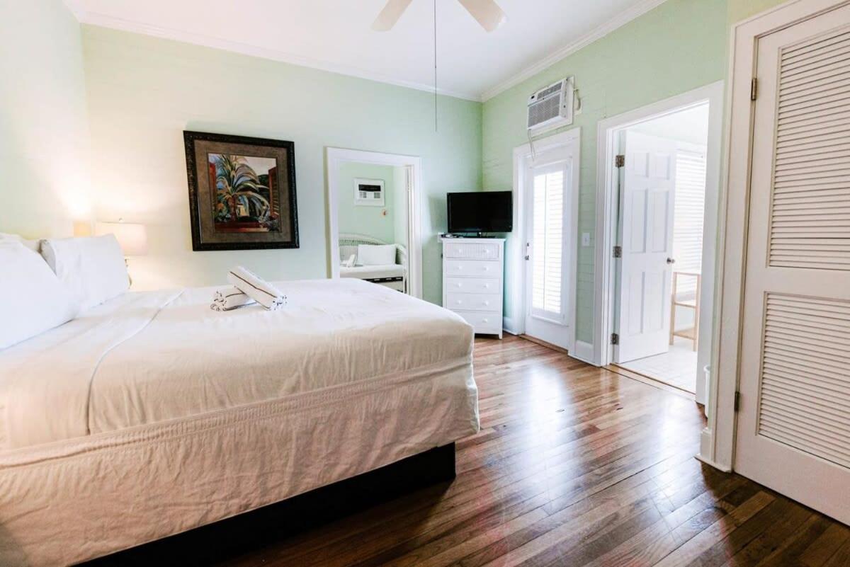 King Suite Balcony - At James House Key West Buitenkant foto